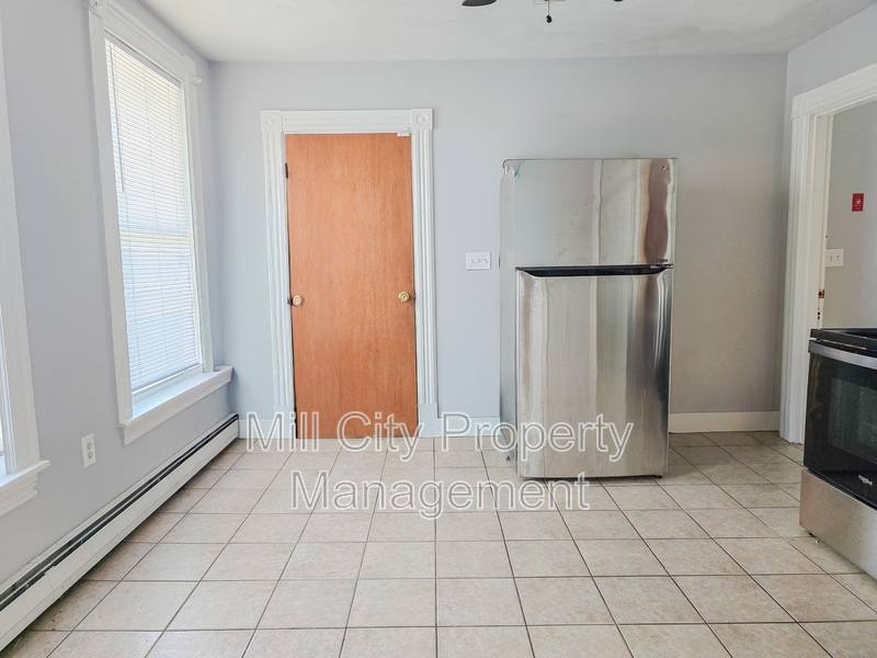 Apartment for rent at 463 Lake Ave #1, Manchester, NH 03103
