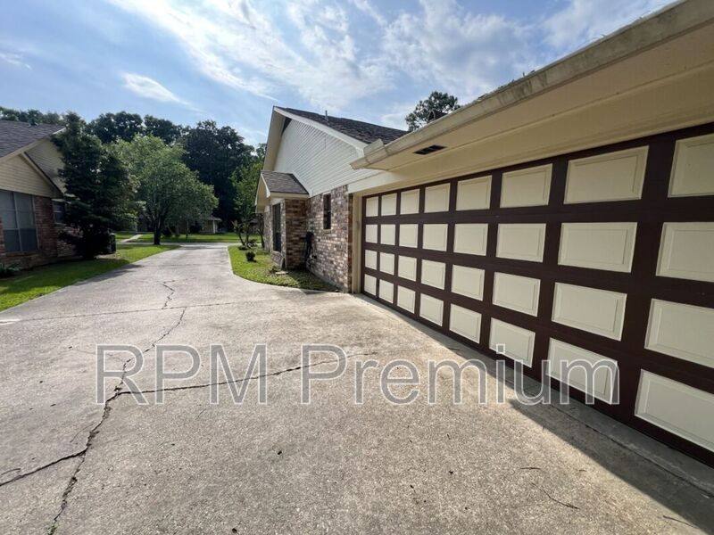 House for rent at 13936 Cayuga Dr, Baker, LA 70714