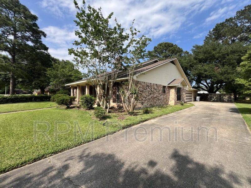 House for rent at 13936 Cayuga Dr, Baker, LA 70714