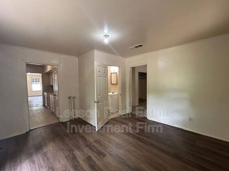 House for rent at 2551 Claiborne Ave, Shreveport, LA 71103