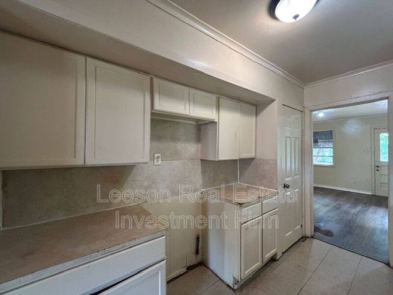 House for rent at 2551 Claiborne Ave, Shreveport, LA 71103