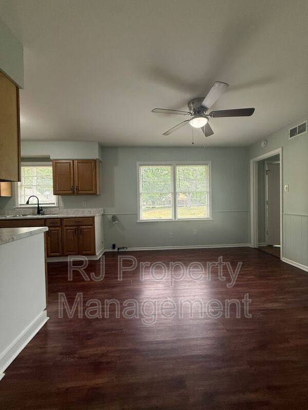 House for rent at 1821 Dale Lavern Rd, Memphis, TN 38116