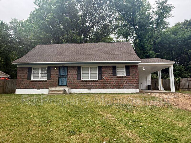House for rent at 1821 Dale Lavern Rd, Memphis, TN 38116