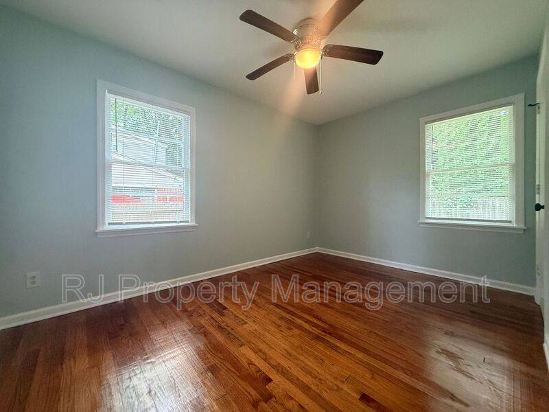House for rent at 1821 Dale Lavern Rd, Memphis, TN 38116