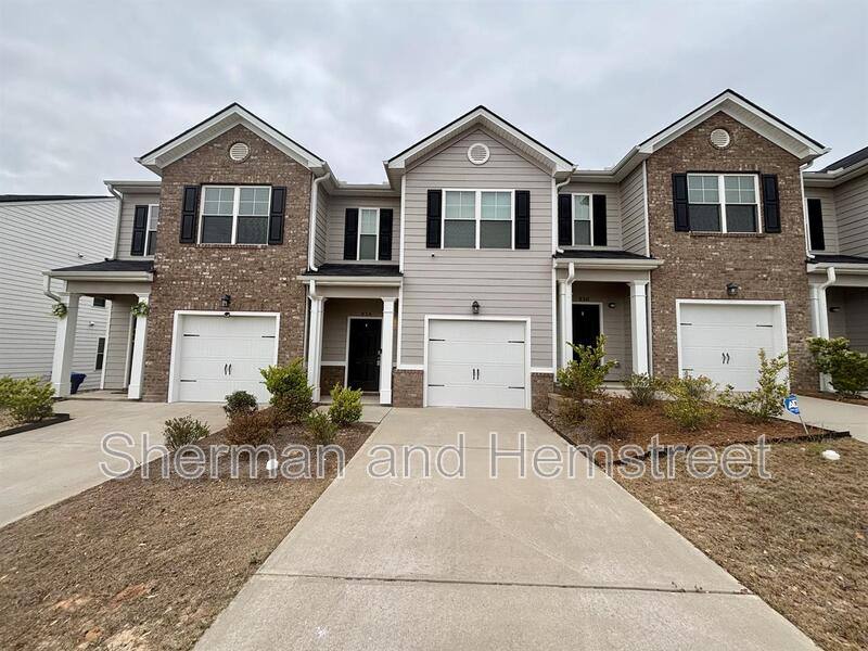 Townhouse for rent at 934 Quaint Parrish Circle, Graniteville, SC 29829