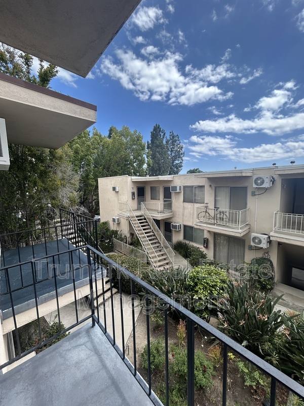 Apartment for rent at 321 E Tujunga Ave #J, Burbank, CA 91502