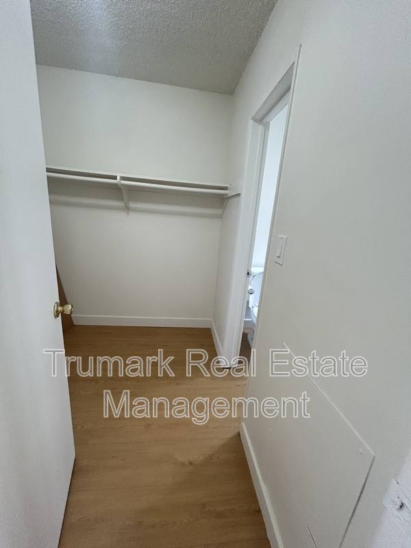 Apartment for rent at 321 E Tujunga Ave #J, Burbank, CA 91502