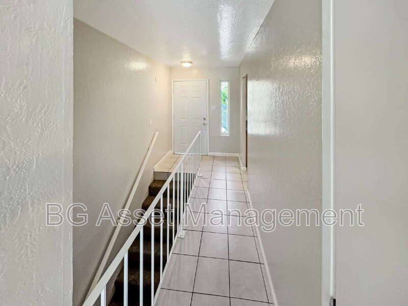 Apartment for rent at 102 Avian Dr, Vallejo, CA 94591