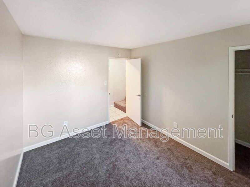Apartment for rent at 102 Avian Dr, Vallejo, CA 94591