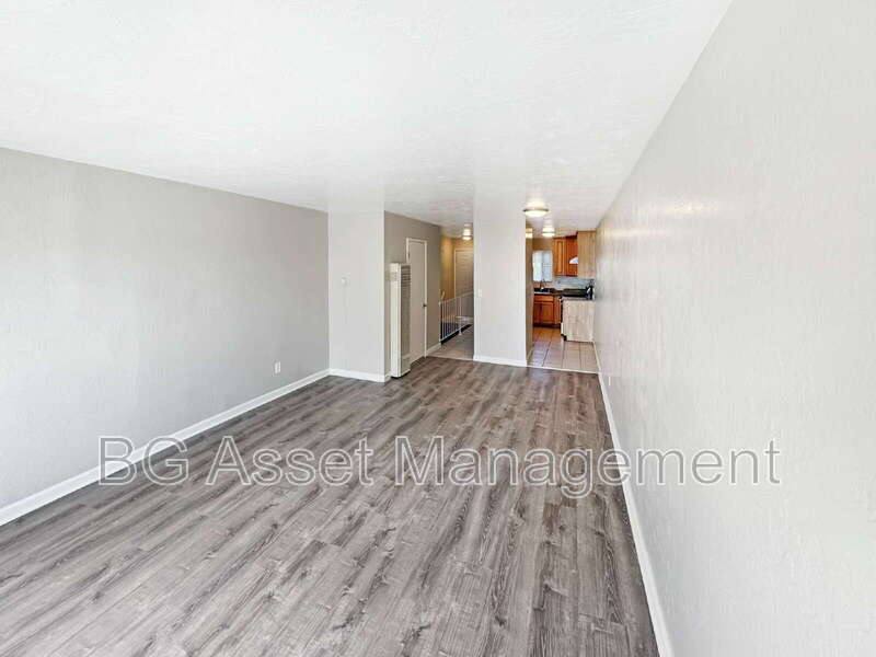 Apartment for rent at 102 Avian Dr, Vallejo, CA 94591
