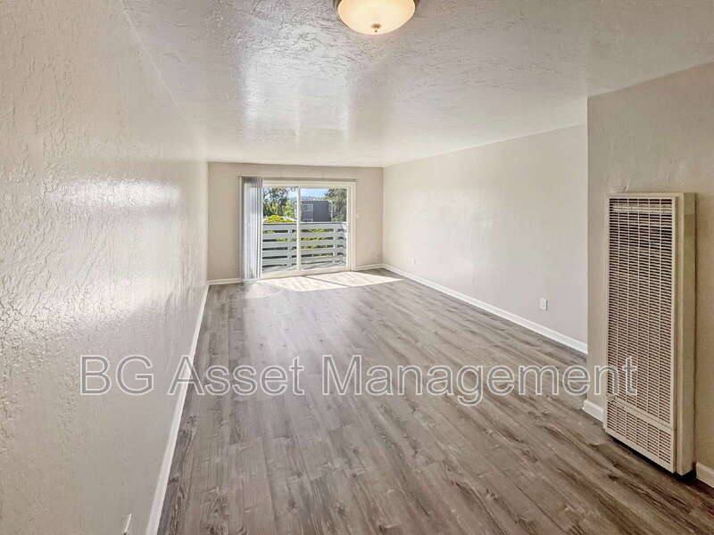 Apartment for rent at 102 Avian Dr, Vallejo, CA 94591