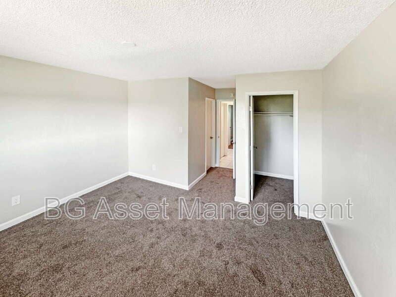 Apartment for rent at 102 Avian Dr, Vallejo, CA 94591