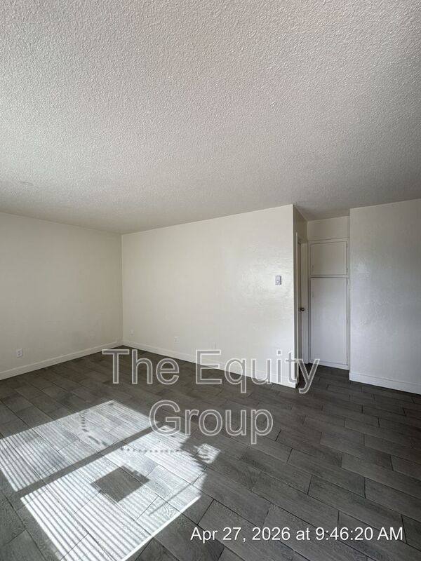 Apartment for rent at 352 S Blackstone St #1, Tulare, CA 93274