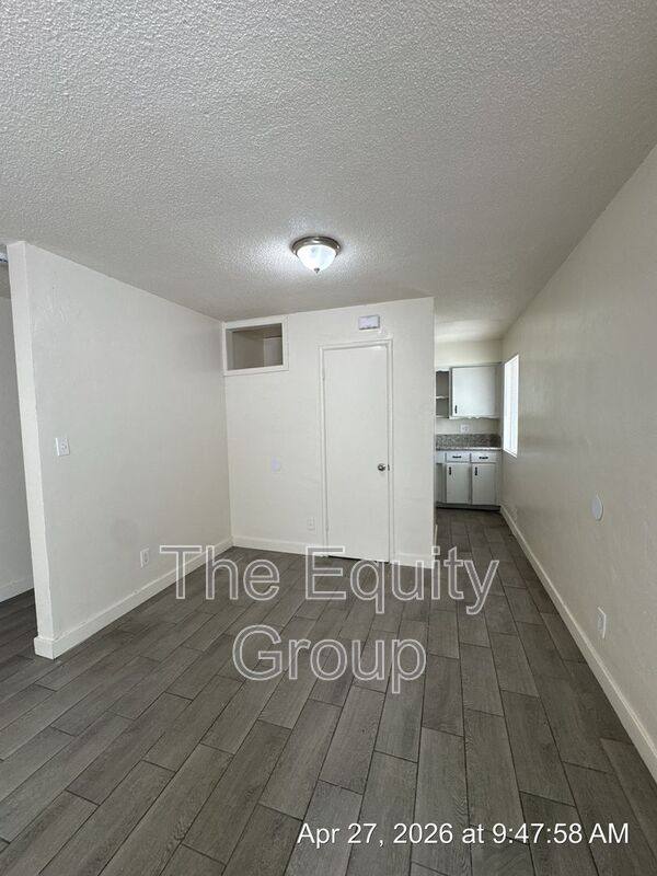 Apartment for rent at 352 S Blackstone St #1, Tulare, CA 93274