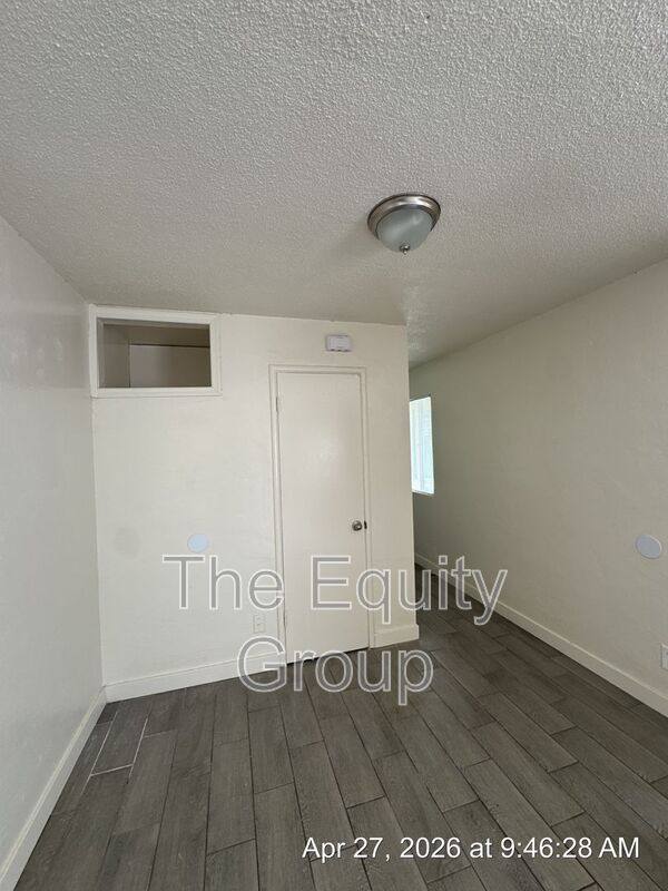 Apartment for rent at 352 S Blackstone St #1, Tulare, CA 93274