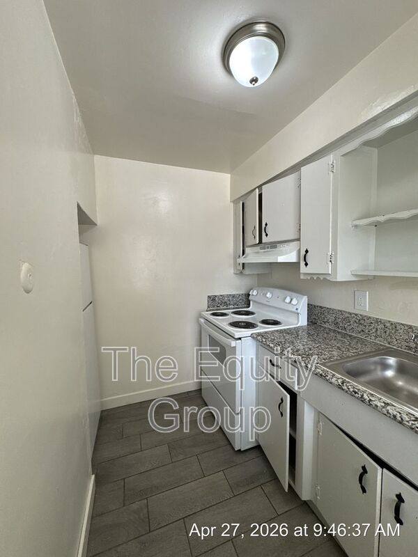 Apartment for rent at 352 S Blackstone St #1, Tulare, CA 93274