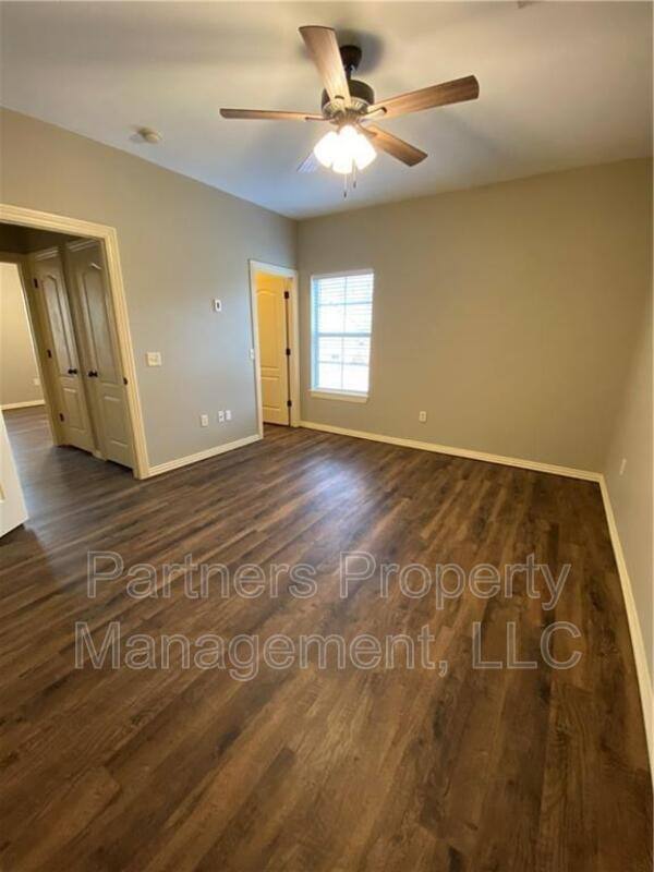 Apartment for rent at 2673 N Miranda St #4, Fayetteville, AR 72703