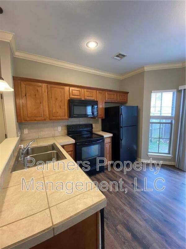 Apartment for rent at 2673 N Miranda St #4, Fayetteville, AR 72703