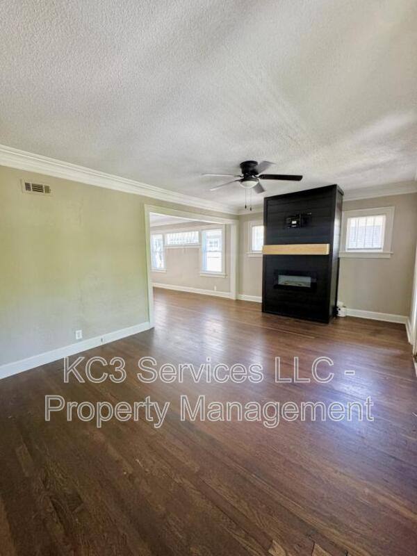Apartment for rent at 5122 The Paseo, Kansas City, MO 64110