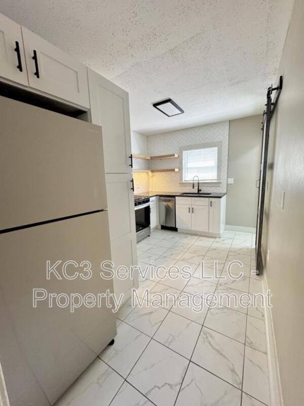 Apartment for rent at 5122 The Paseo, Kansas City, MO 64110