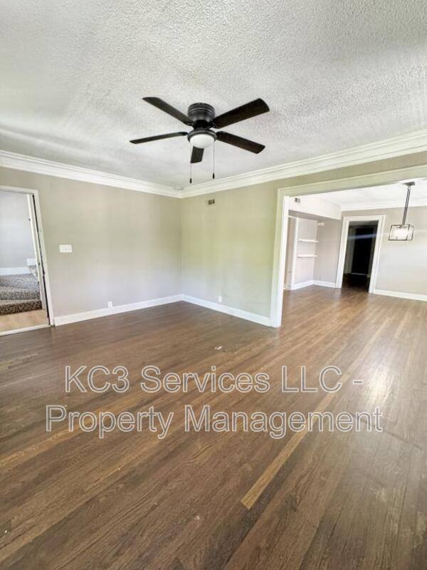 Apartment for rent at 5122 The Paseo, Kansas City, MO 64110