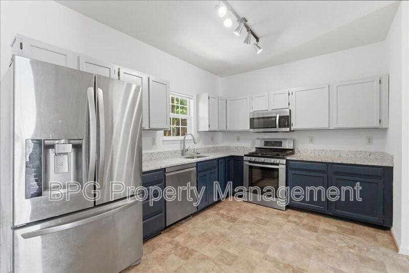 Townhouse for rent at 522 Breckinridge Square SE, Leesburg, VA 20175