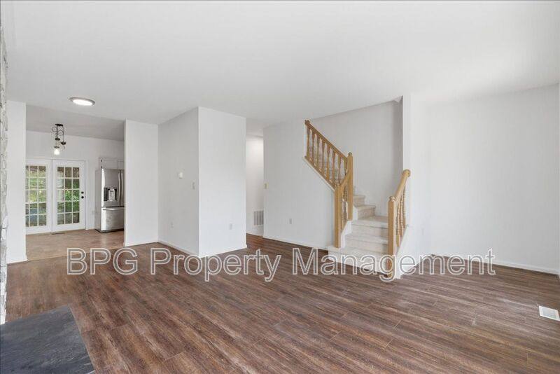Townhouse for rent at 522 Breckinridge Square SE, Leesburg, VA 20175