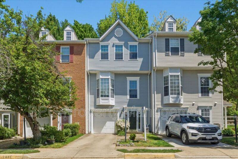 Townhouse for rent at 522 Breckinridge Square SE, Leesburg, VA 20175
