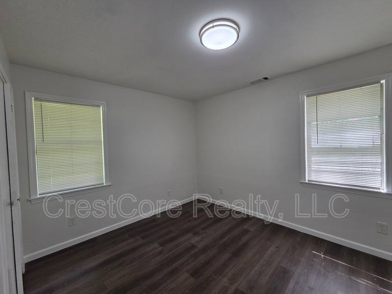 House for rent at 3992 Ridgedale St, Memphis, TN 38127