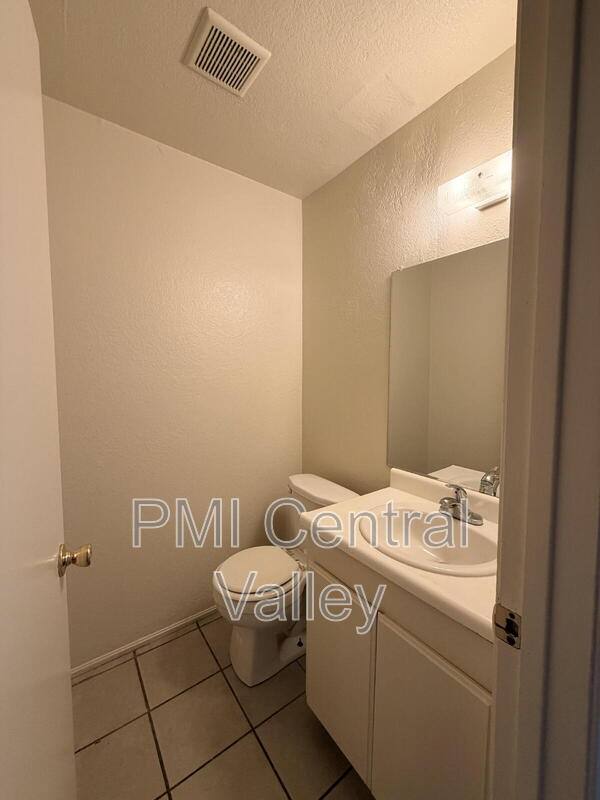 Apartment for rent at 6222 Porterfield Court, Stockton, CA 95207