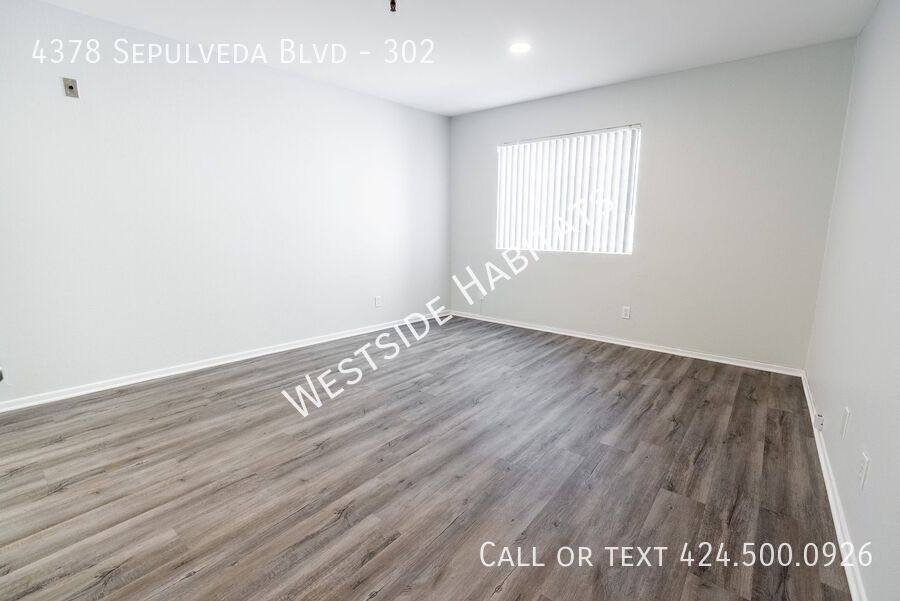 Apartment for rent at 4378 Sepulveda Blvd, Sherman Oaks, CA 91403