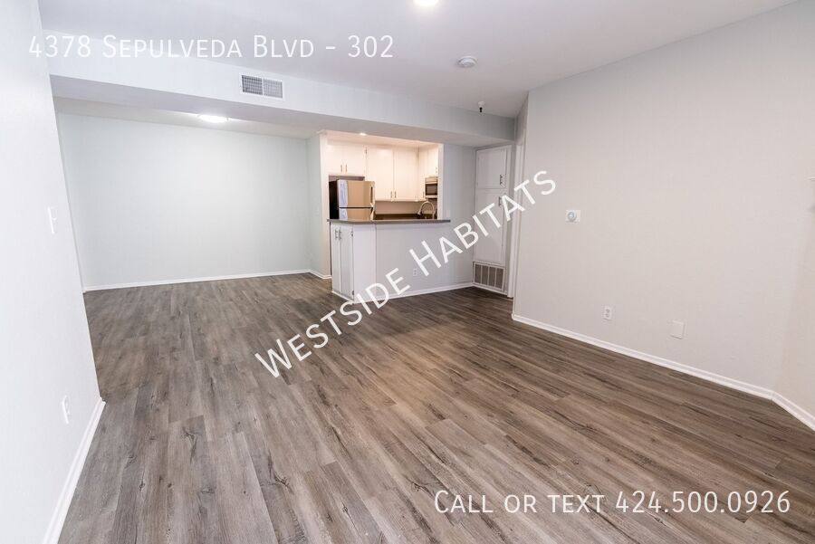 Apartment for rent at 4378 Sepulveda Blvd, Sherman Oaks, CA 91403