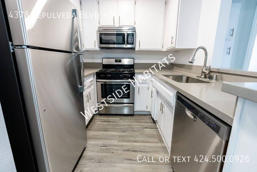Apartment for rent at 4378 Sepulveda Blvd, Sherman Oaks, CA 91403