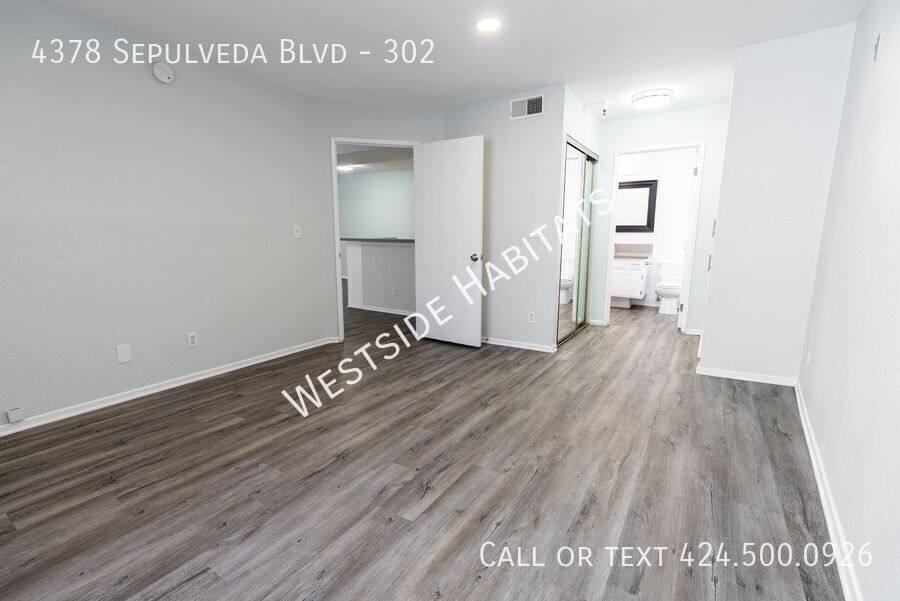 Apartment for rent at 4378 Sepulveda Blvd, Sherman Oaks, CA 91403