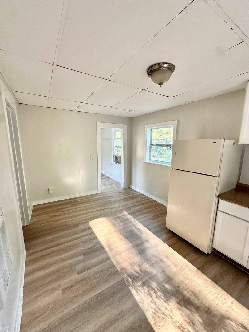 Apartment for rent at 404 Pennsylvania Ave, Clearwater, FL 33755