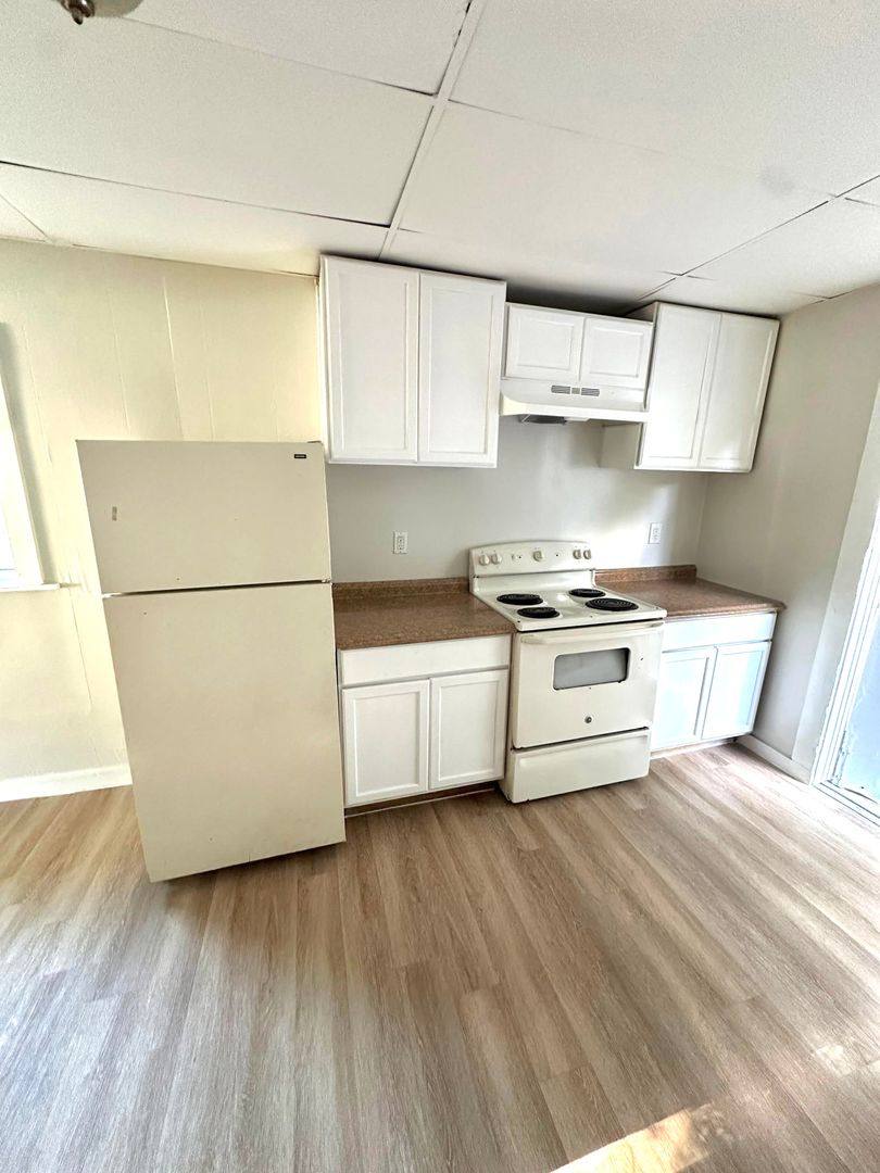 Apartment for rent at 404 Pennsylvania Ave, Clearwater, FL 33755