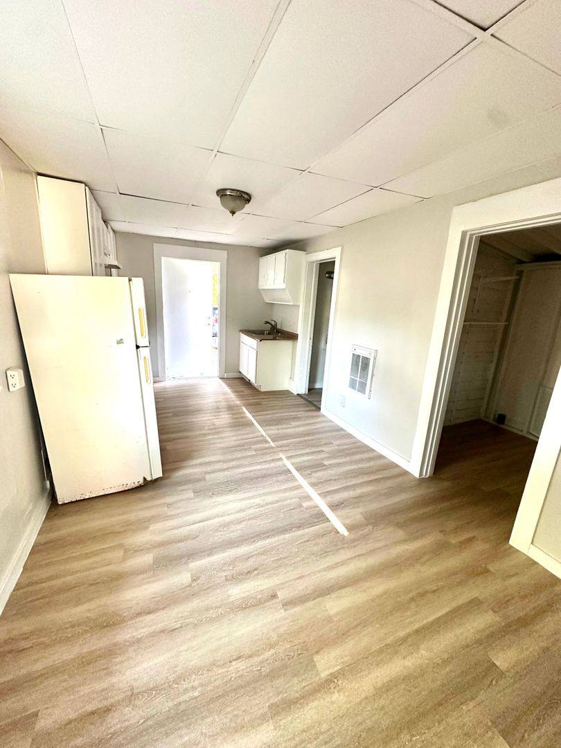 Apartment for rent at 404 Pennsylvania Ave, Clearwater, FL 33755