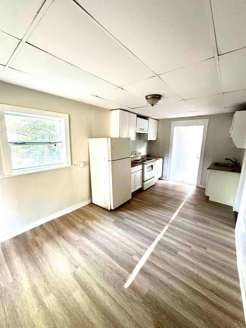 Apartment for rent at 404 Pennsylvania Ave, Clearwater, FL 33755