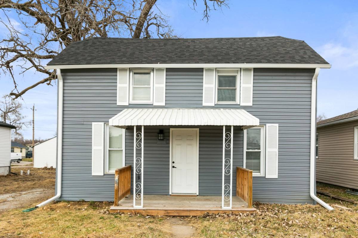 House for rent at 1634 Ave A, Council Bluffs, IA 51501