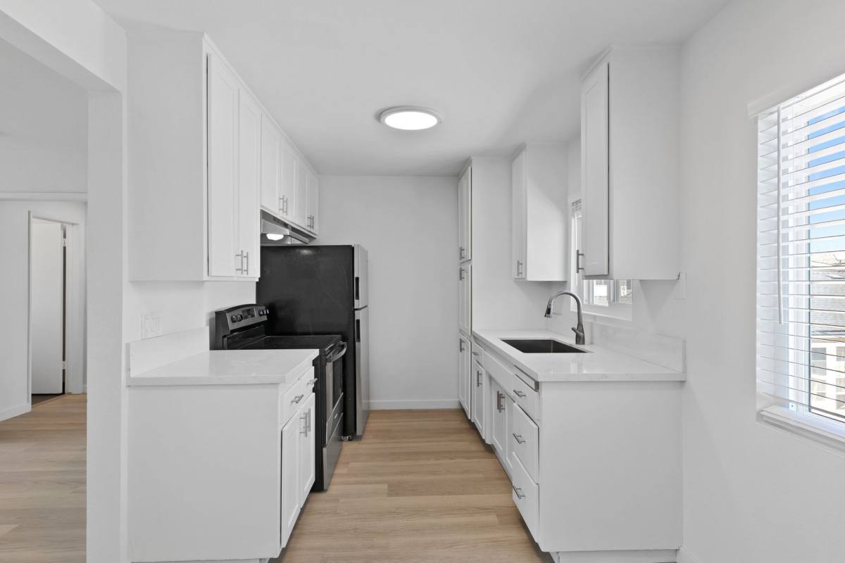 Apartment for rent at 1720 Park Ave, Long Beach, CA 90815