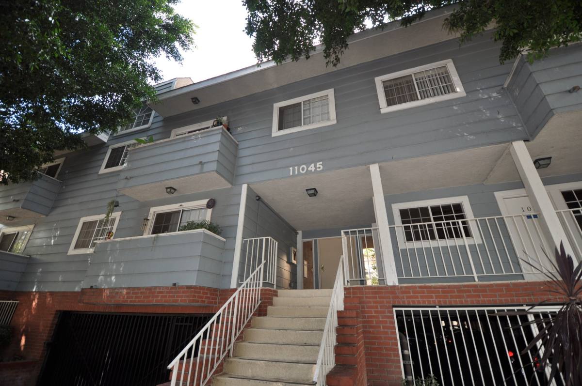Apartment for rent at 11045 La Maida St, North Hollywood, CA 91601