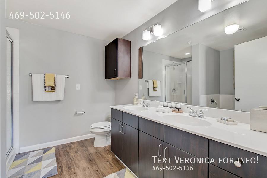 Apartment for rent at 929 Norwood St, Fort Worth, TX 76107