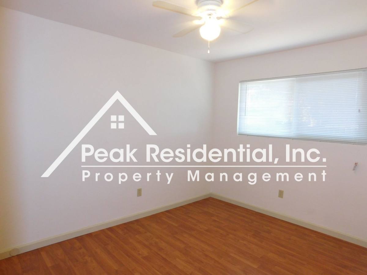 House for rent at 6100 Madison Ave, Carmichael, CA 95608