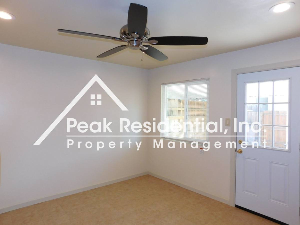 House for rent at 6100 Madison Ave, Carmichael, CA 95608