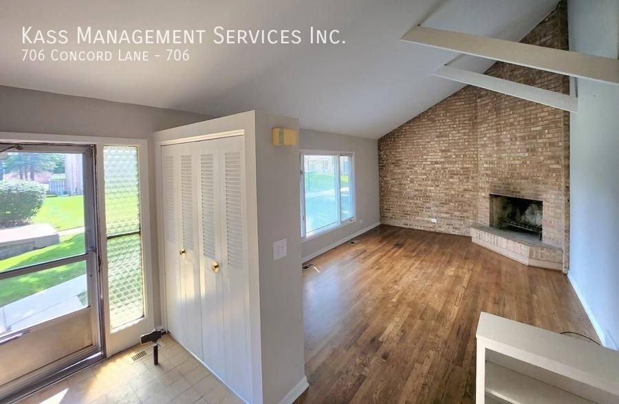 Townhouse for rent at 706 Concord Lane #706, Barrington, IL 60010