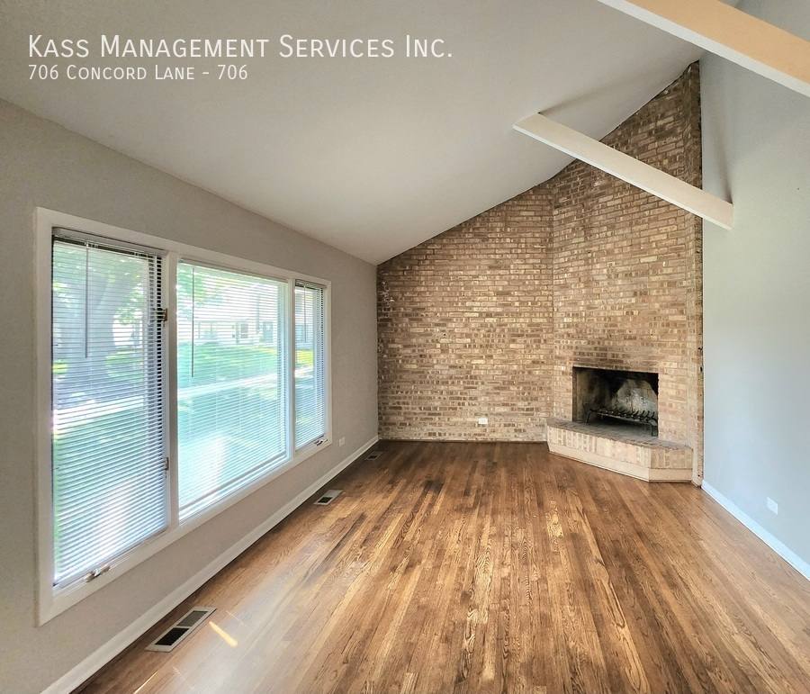 Townhouse for rent at 706 Concord Lane #706, Barrington, IL 60010