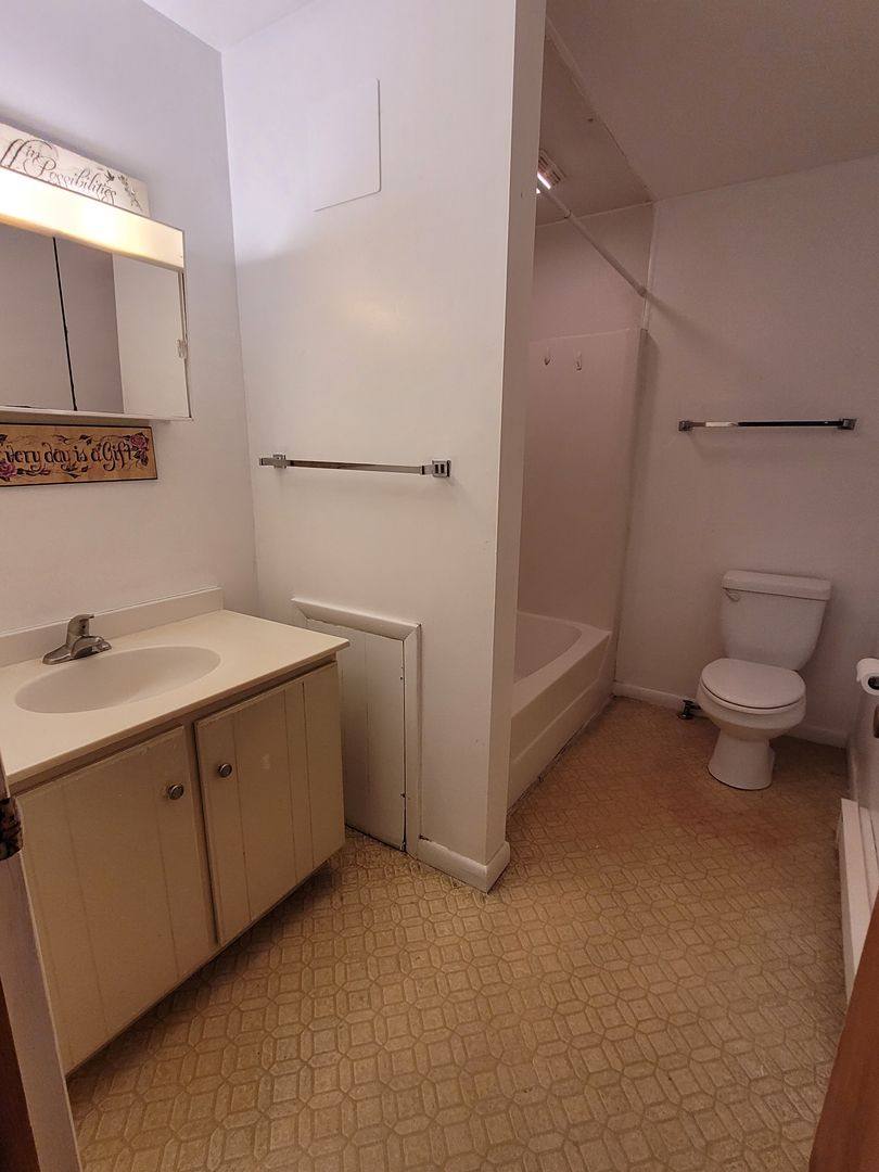Apartment for rent at 25 Cloister Ave, Ephrata, PA 17522