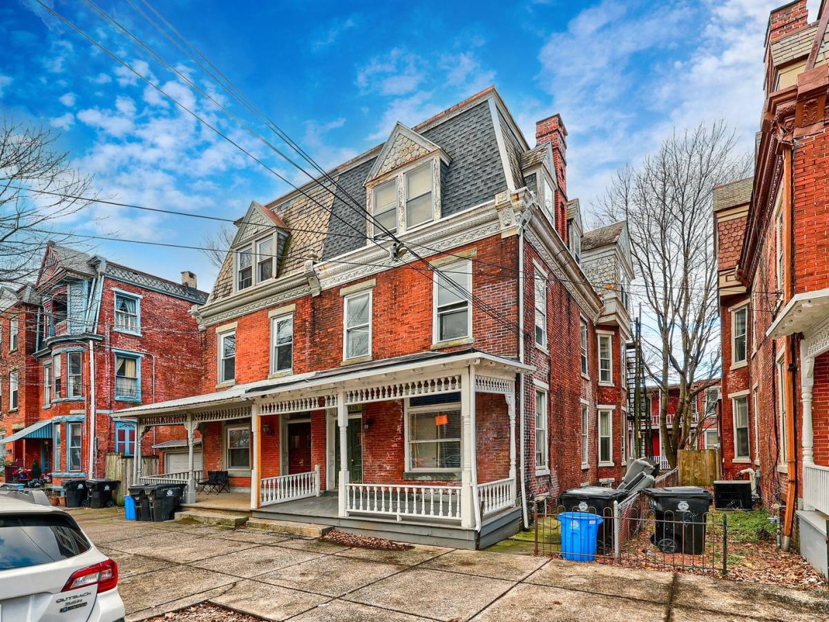 Apartment for rent at 1528 Green St, Harrisburg, PA 17102