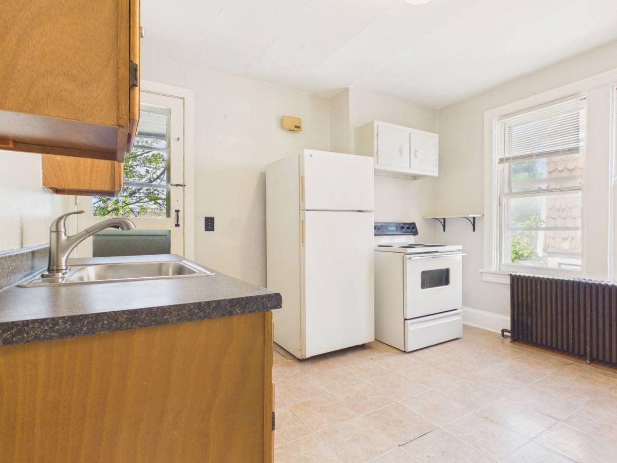 Apartment for rent at 1528 Green St, Harrisburg, PA 17102