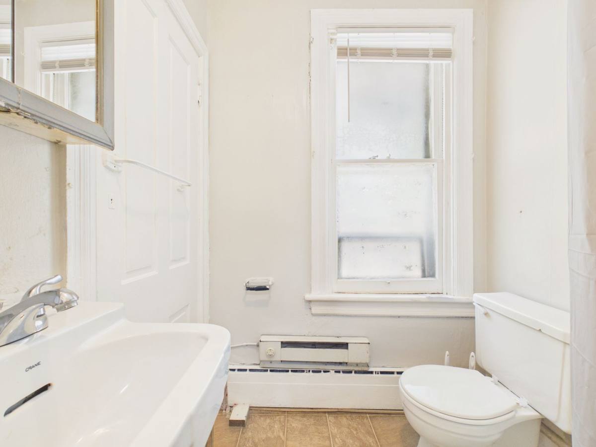 Apartment for rent at 1528 Green St, Harrisburg, PA 17102